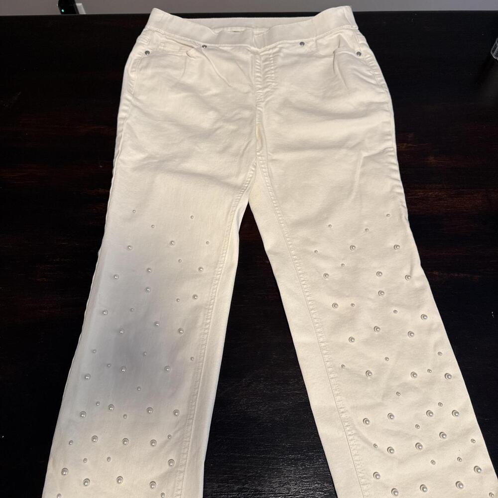 White Isaac Mizrahi pants with silver studs, size US 8 #studded #designer